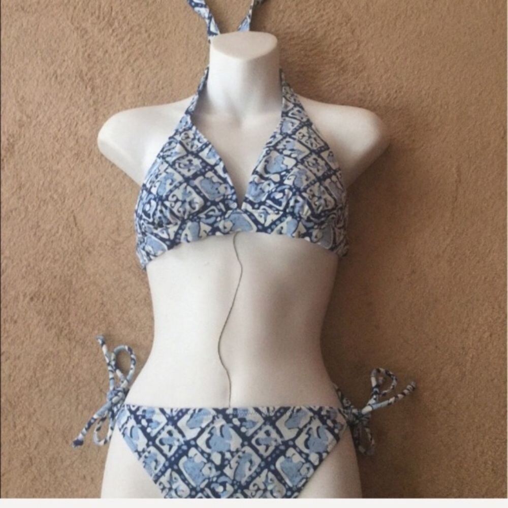 Joe Fresh 2 Piece Swim Suit.  Size L - Picture 3 of 3
